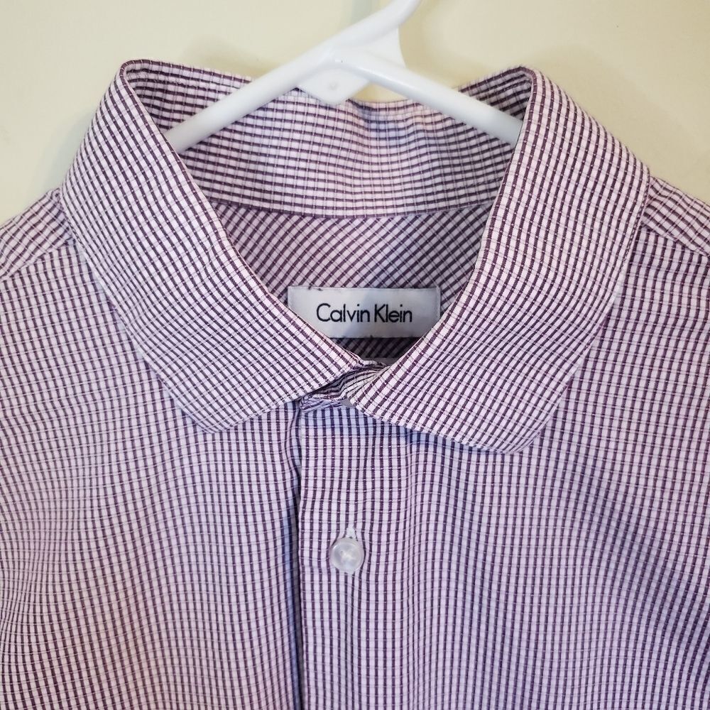 Calvin Klein Regular Fit Button Down - Picture 4 of 13